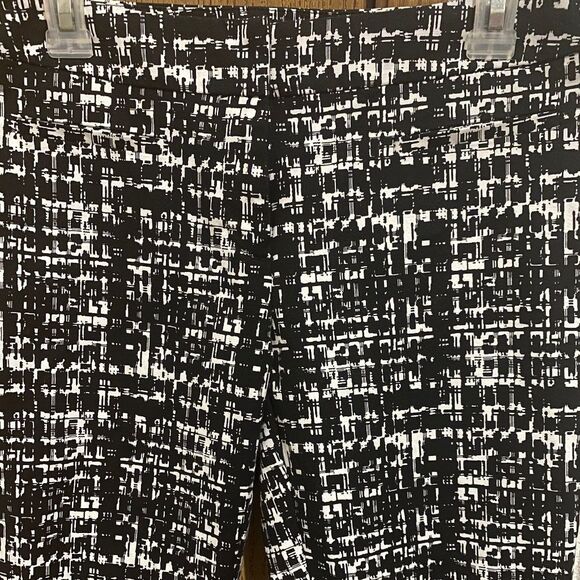 APT.9 WOMEN’s BLACK & WHITE MID RISE CAPRI PANTS Sz- 4 - Picture 2 of 6